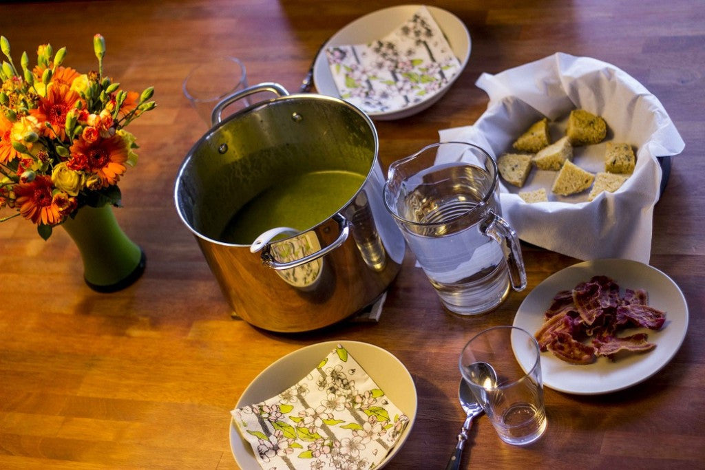 Brændenældesuppe med bacon