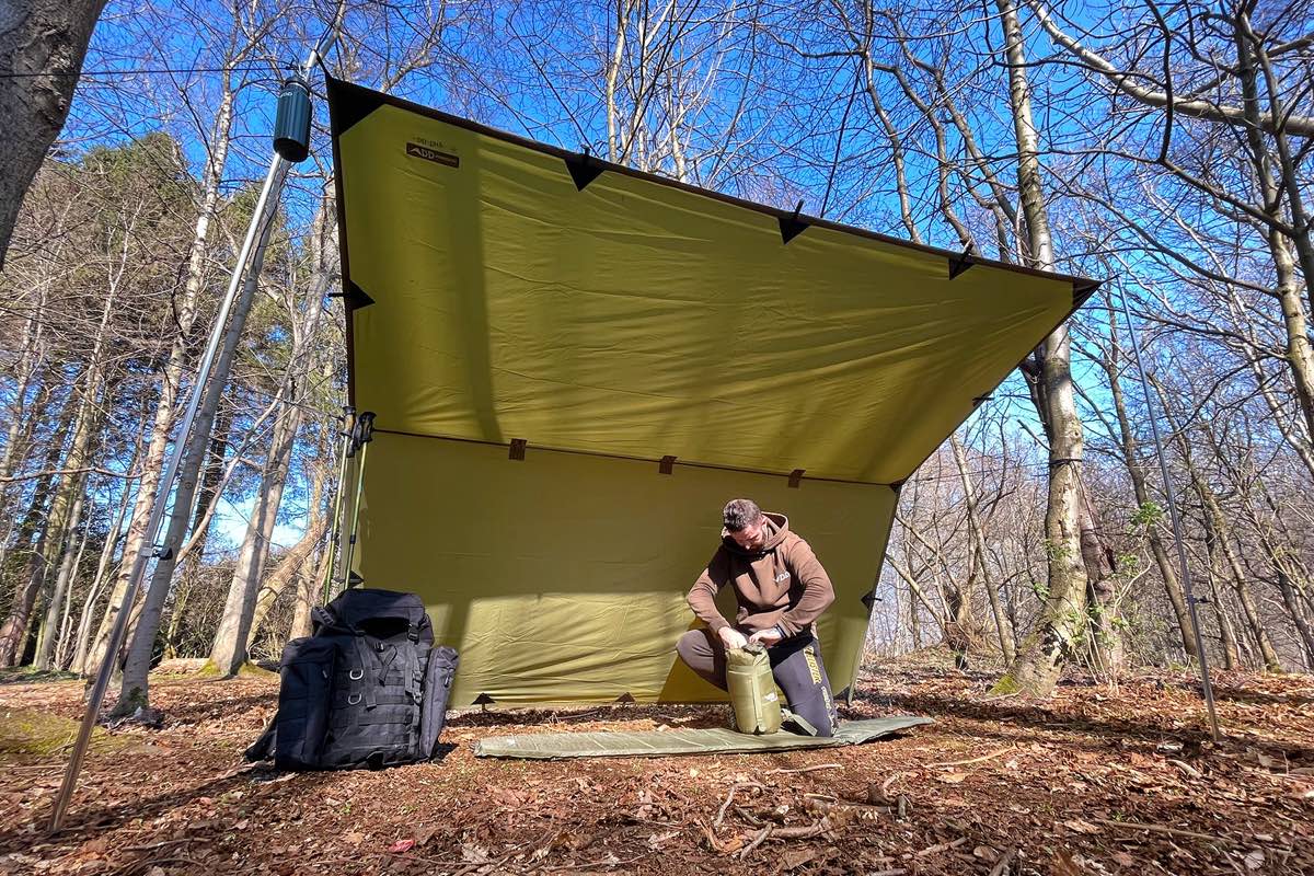 DD Hammocks Recycled Tarp 3. Tarp på 3 x 2,9 m . Slidstærk og 100% vandtæt tarp i genanvendt og bæredygtigt materiale.