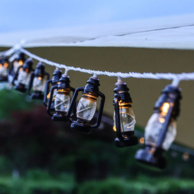 Lyskæde På Batteri Med Lanterner