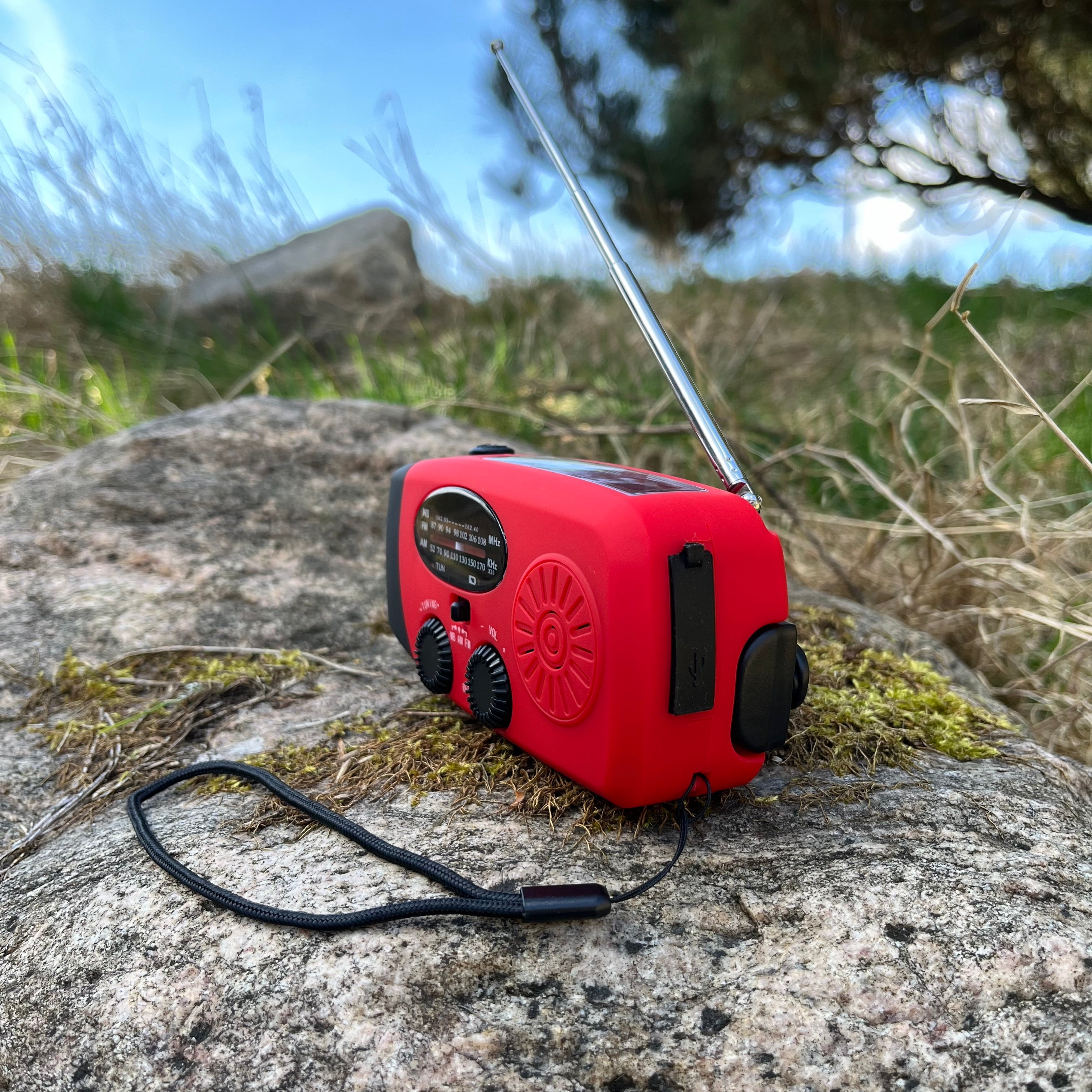 nødradio med solcelle og powerbank 2000 mAh