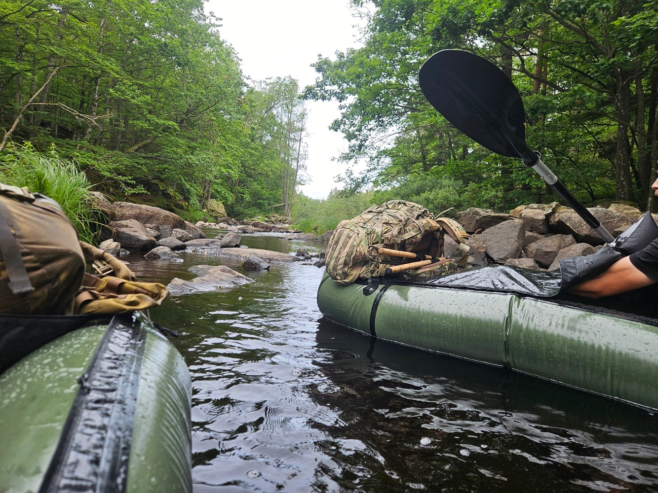Packraft med spraydeck - PRX - Cuma Gear - Olive og Sort.