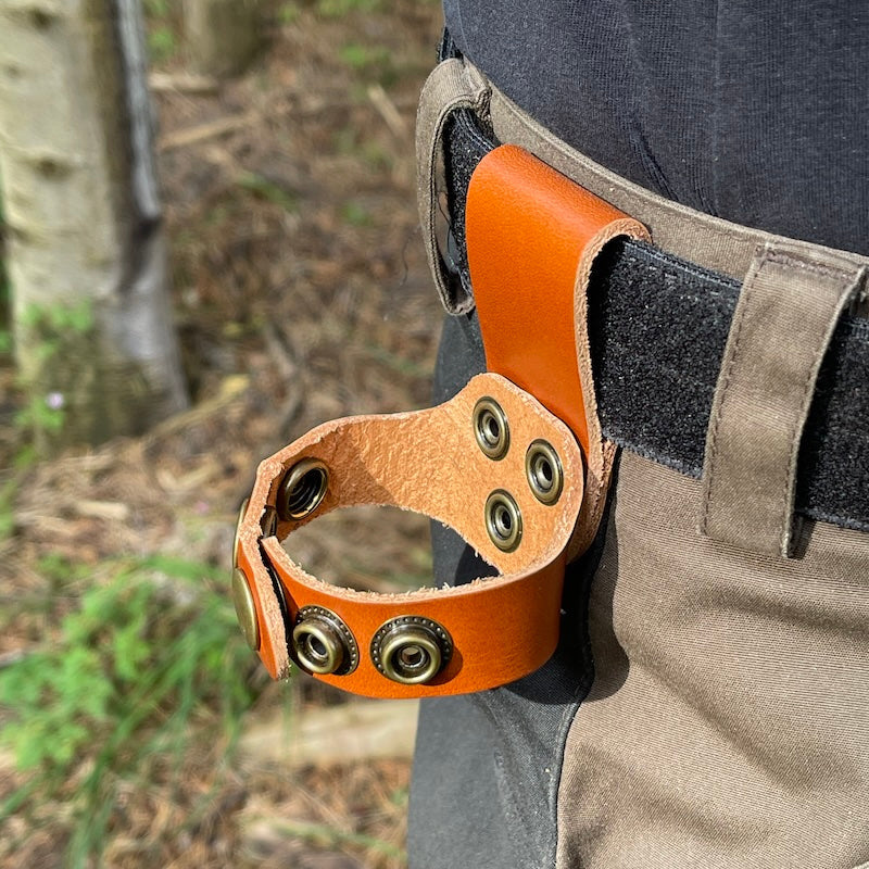 Økseholder i læder fra Cuma Gear