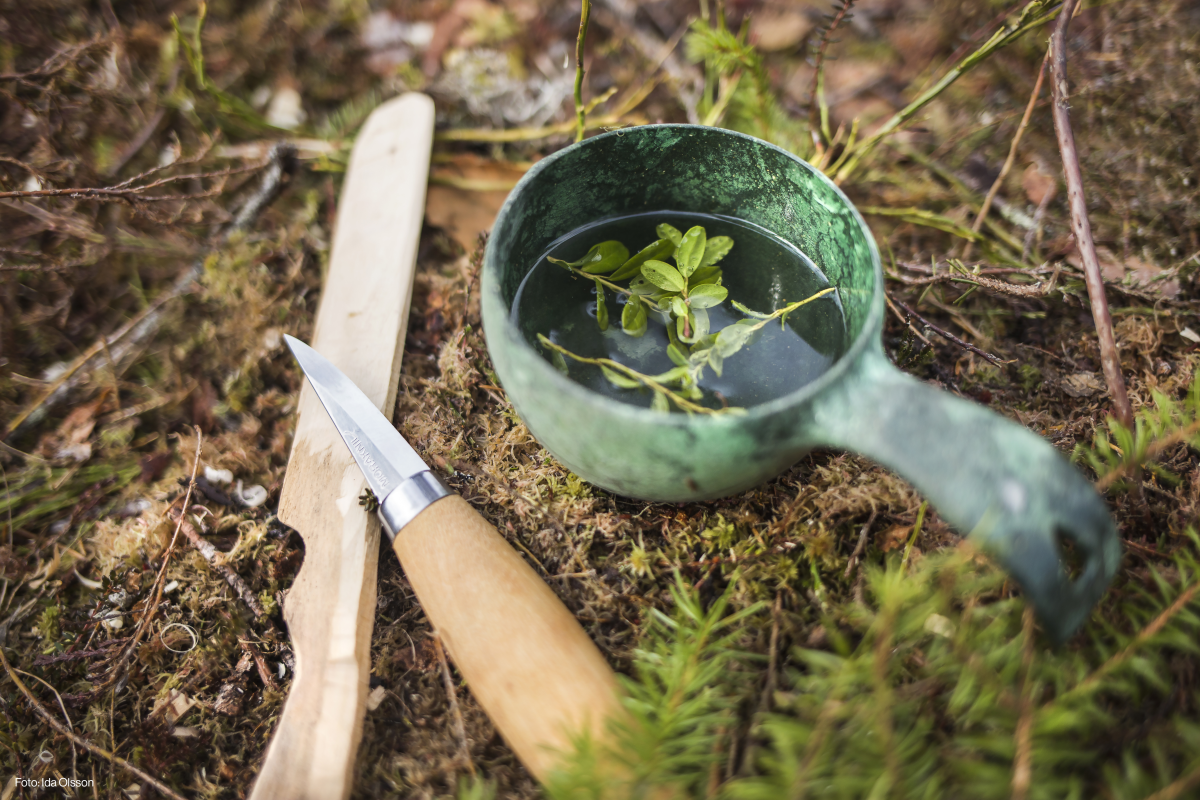 Mora 106 snittekniv i skoven