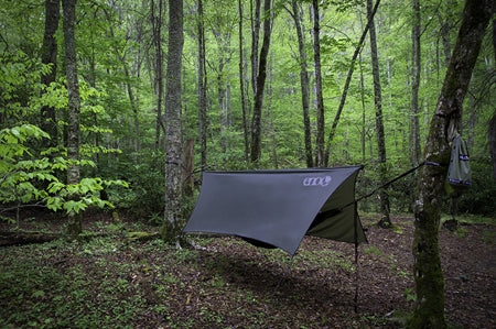 ProFly Olive Tarp - ENO i skoven
