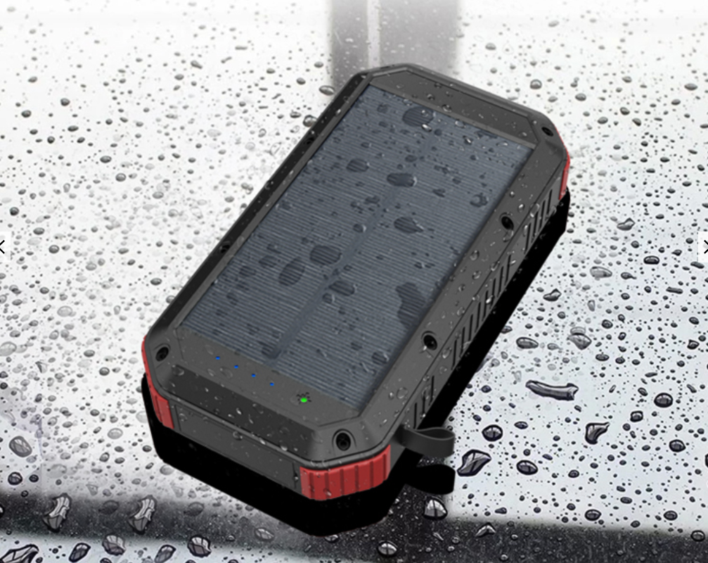 Solcelle Powerbank 30000mAh - Vandafvisende - 4 USB porte - Trådløs opladning - USB C - Lommelygte