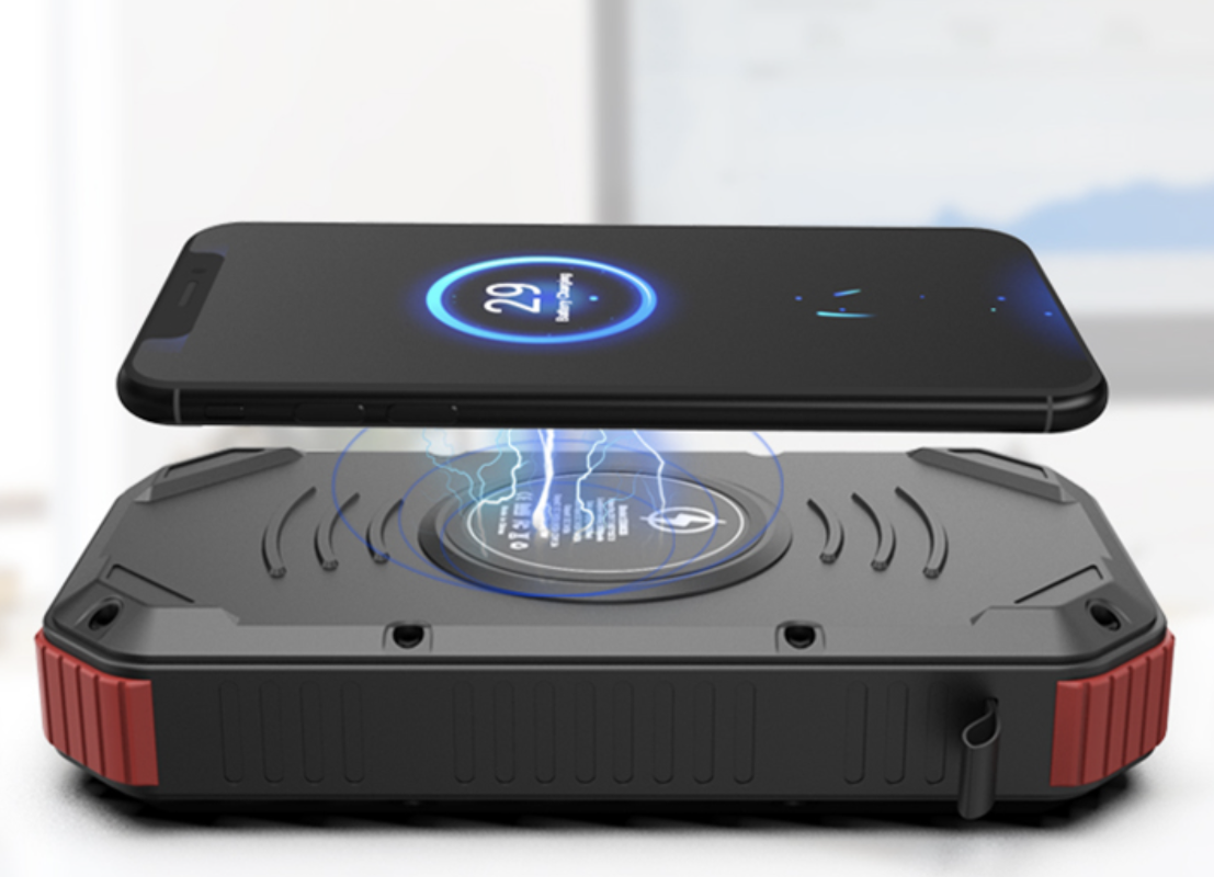 Solcelle Powerbank 30000mAh - Vandafvisende - 4 USB porte - Trådløs opladning - USB C - Lommelygte