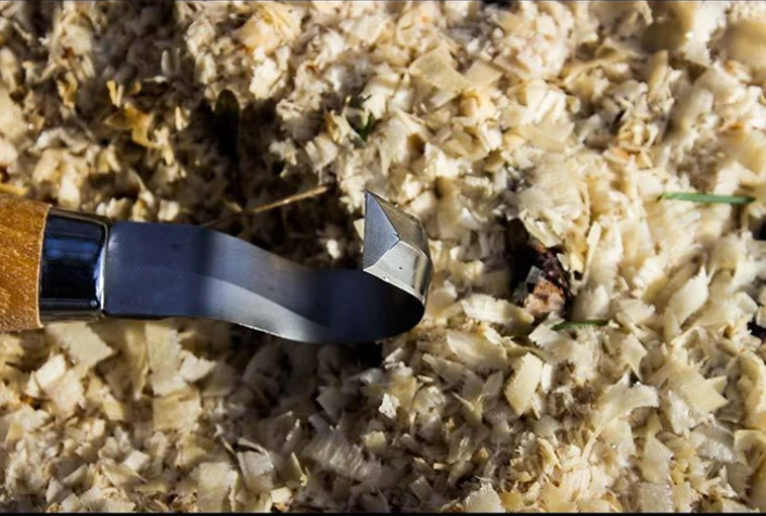 Mora 162 - Skekniv mit doppelschneidiger Klinge & Lederscheide