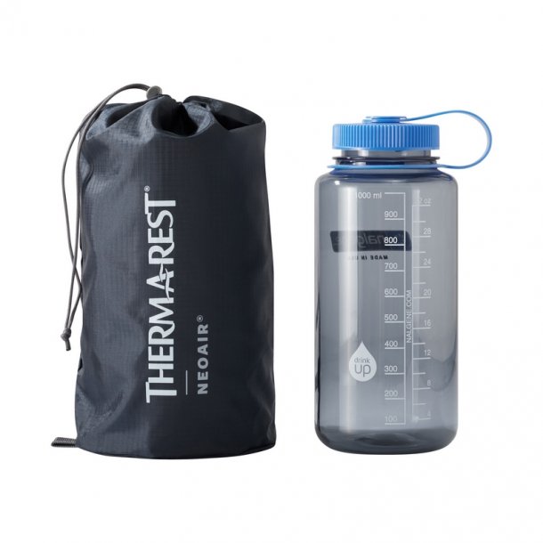 Therm-a-rest NeoAir Venture pose