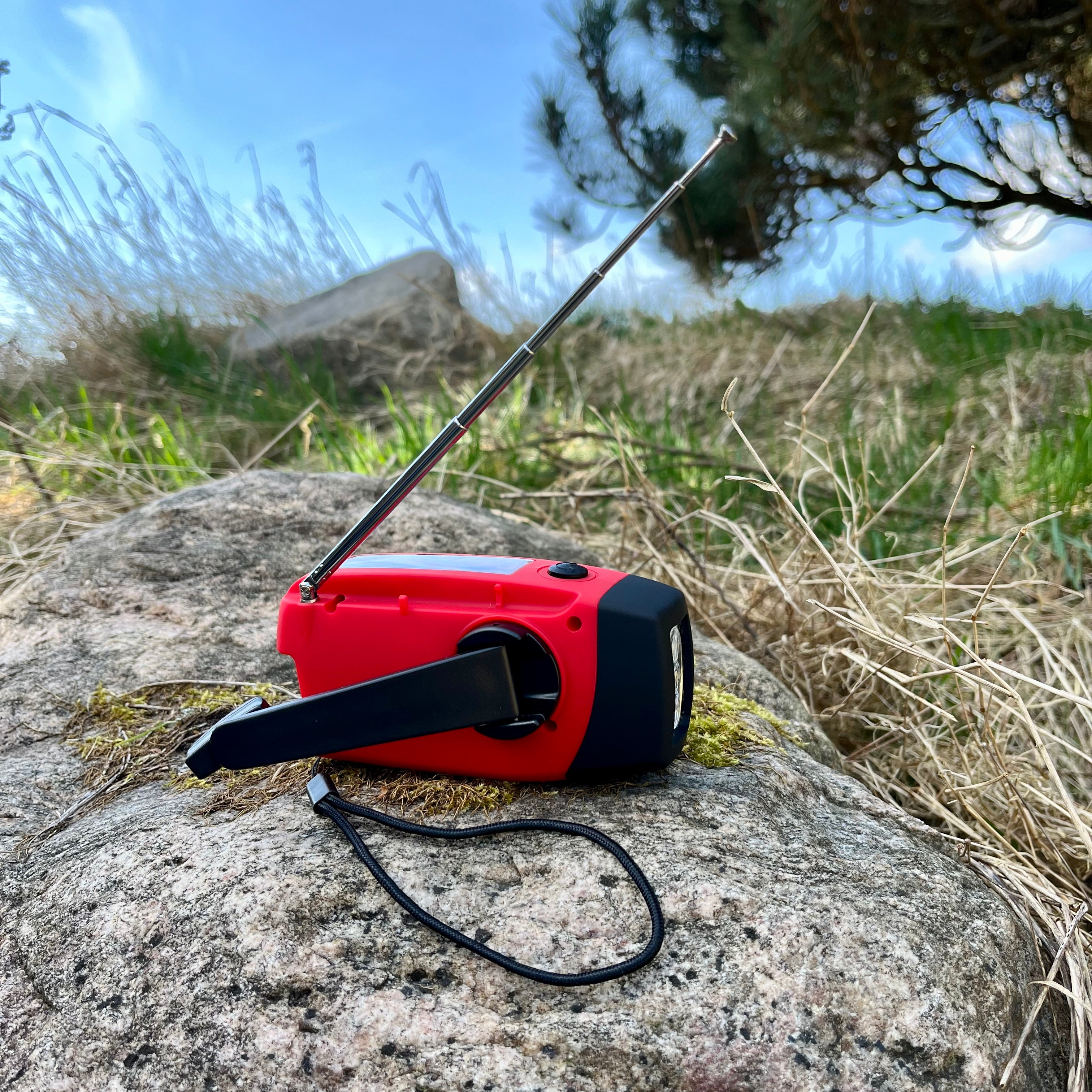 nødradio med solcelle og powerbank 2000 mAh