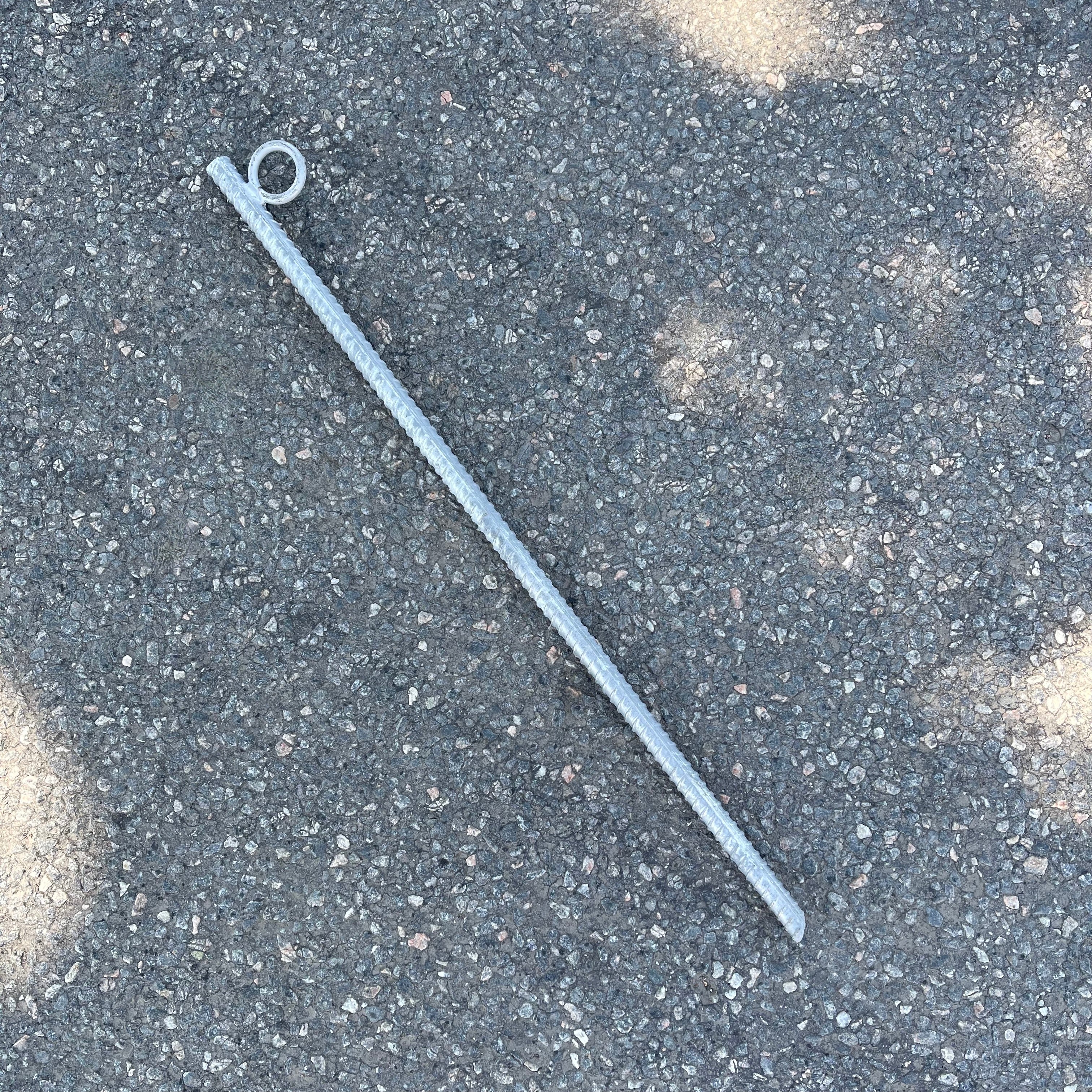 Store robuste pløkker til telt – Ø20 mm x 800 mm galvaniseret med svejst ring - kæmpe pløkker

