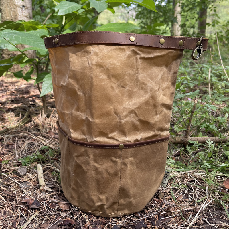 Spand i vokset canvas – Robust opbevaring til friluftsliv og bushcraft