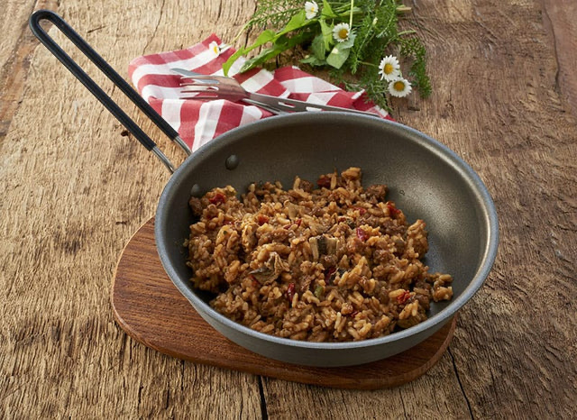 Trek'N Eat Bøf Stroganoff med ris – Glutenfri - Frysetørret mad til friluftsliv og nødberedskab