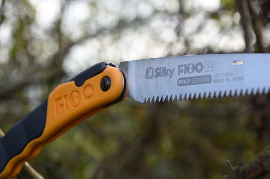 F180 - 14 - Silky Foldesav Fin