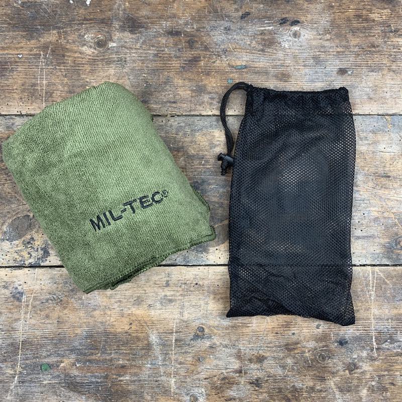 Set mit Camp Shower & Mikrofaserhandtuch